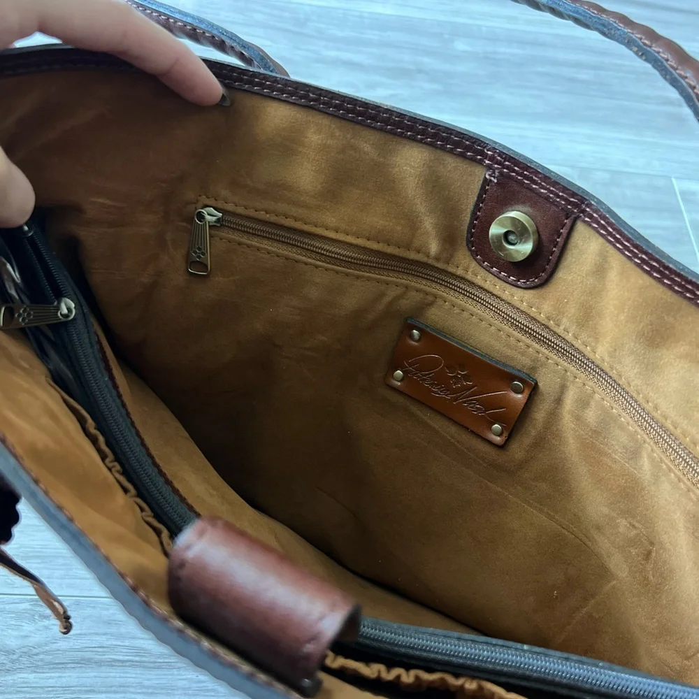 *NWOT* Patricia Nash Genuine Italian Brown Leather Tassel Tote Bag - Picture 2 of 7